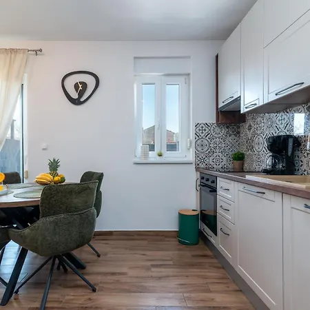 Argola Apartment *